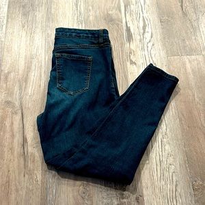 Nine West super skinny jeans size 10. In great condition!